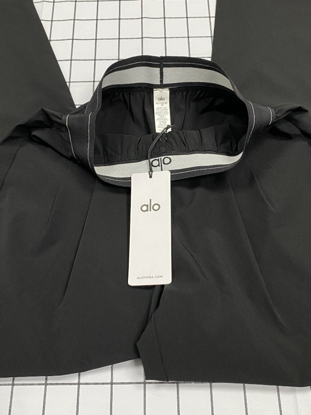 NWT🏷️ALO Yoga Suit Up Trouser Black Regular 30" Inseam Wide-Leg Pants✨ - Picture 6 of 9